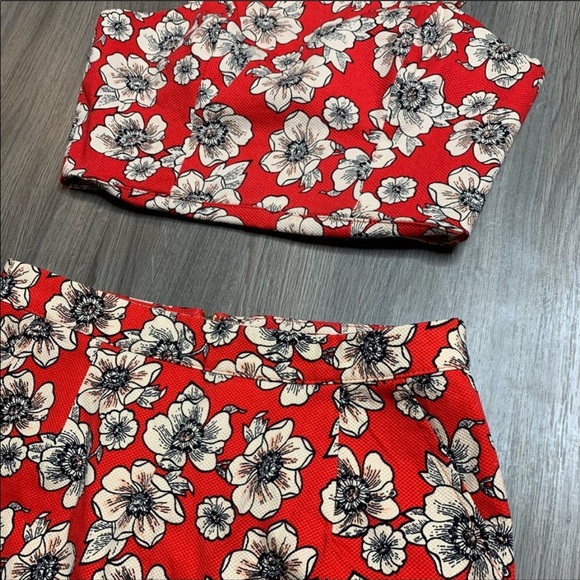 Matching crop tank and pencil skirt - Picture 4 of 6